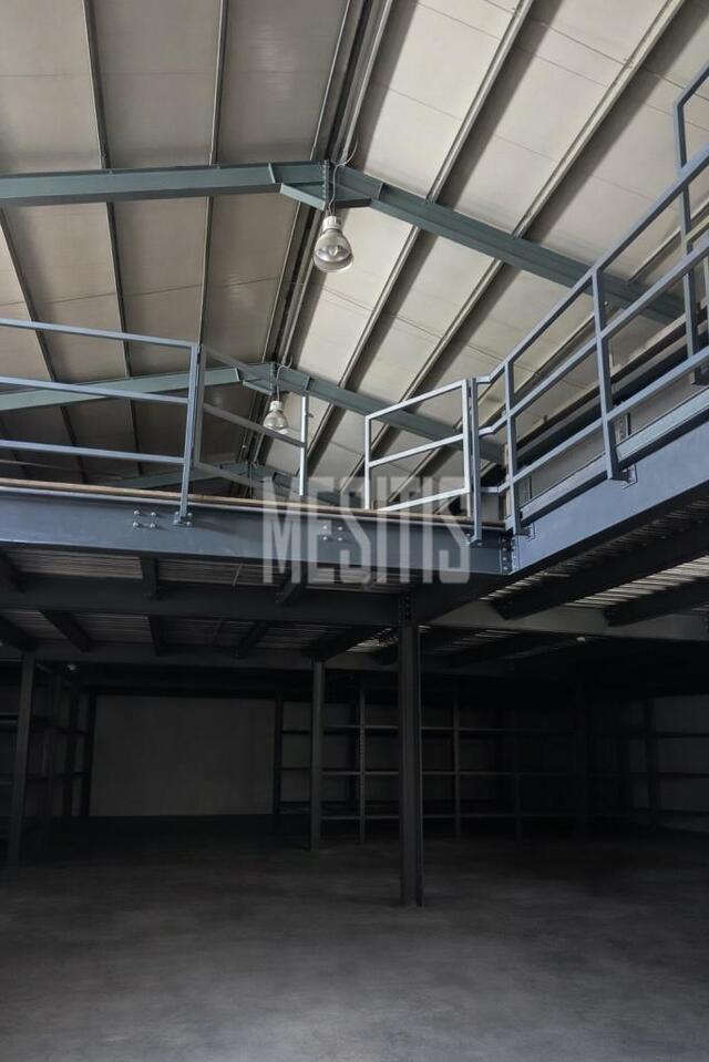 warehouse-8b244c43-aa20-4957-a4e9-904d9acef5a8_Wtr.jpg
