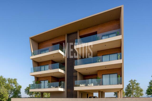 apartment-c01d6a01-bcec-4bdb-8d0d-e24a02ac55b5_Wtr.jpg