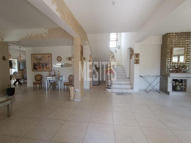 detachedHouse-5480b598-a3af-4563-abff-9cc6b8c13bb8_Wtr.jpg