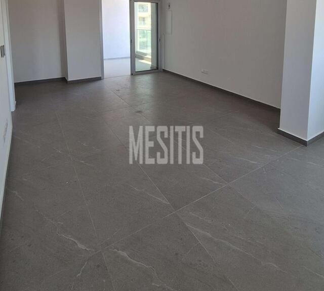 apartment-ab22bdef-72be-40e6-8a66-337063bb7bbd_Wtr.jpg