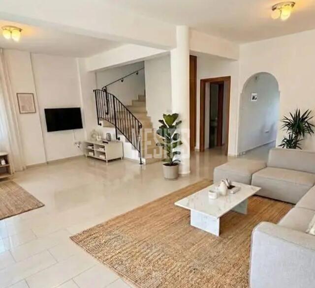 detachedHouse-3d4eae67-d0f5-4b47-a43d-65630444da69_Wtr.jpg