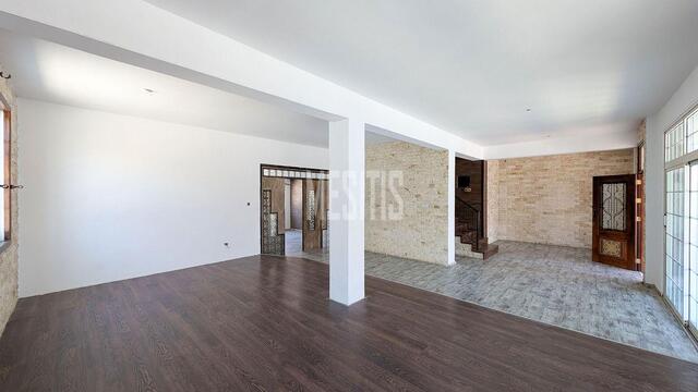 4 Bedroom Semi Detached House for Sale in Larnaka – photo 3