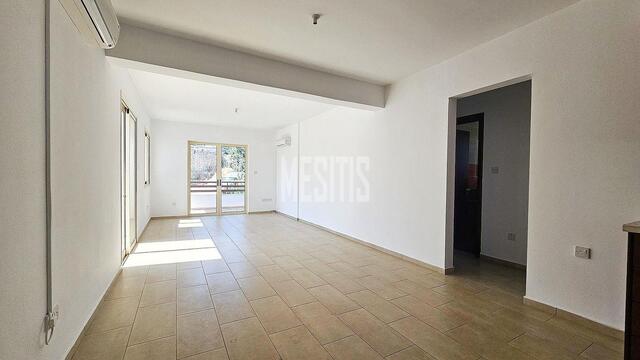 apartment-3e06a452-e1cc-4406-8877-4886ca7a693a_Wtr.jpg