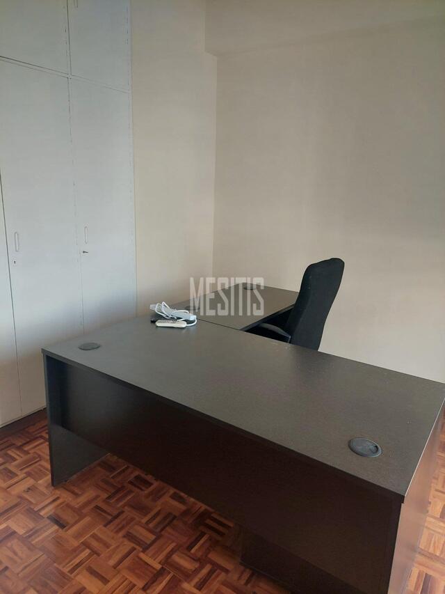 office-8a367137-1556-45f7-b8b5-7cf64b3857e1_Wtr.jpg
