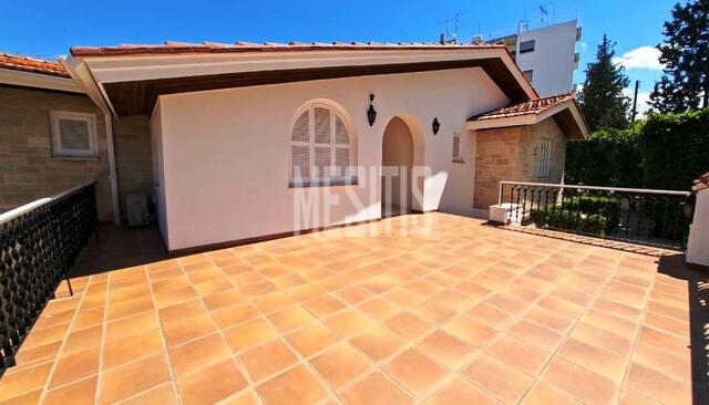 detachedHouse-56ef60c1-446d-42ad-89f5-a45bf2d05427_Wtr.jpg