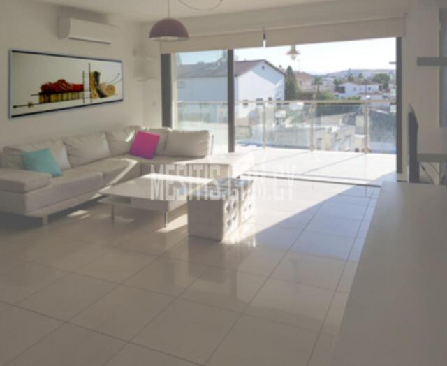 apartment-915da363-95a0-4810-9775-a23d8d32463a_Wtr.jpeg