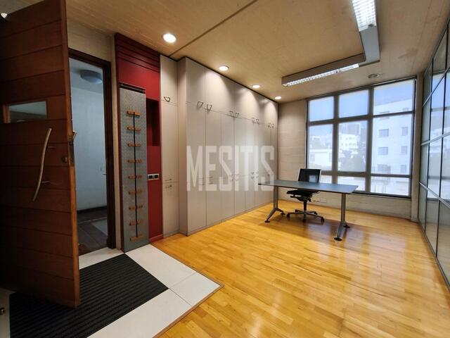 office-9053ee26-b0b3-4070-bb1e-63bf49e77420_Wtr.jpg