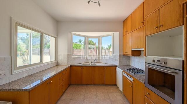 detachedHouse-e09b7a79-4a4d-47cc-b613-d87c580158fe_Wtr.jpg