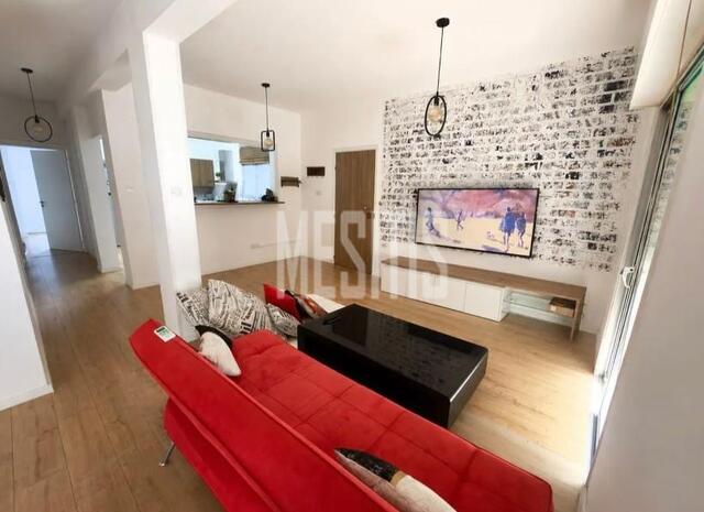 apartment-b14a3d70-67af-4b68-bc12-01c350104b59_Wtr.jpg