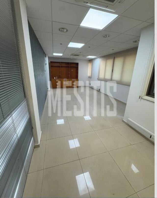office-6ae35ea7-4597-4a2c-9aa5-c8d6c3a398c6_Wtr.jpg
