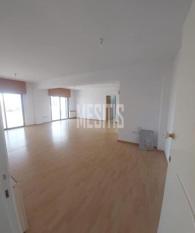 apartment-ceea51d6-bcd1-4809-a9c7-4c5928f9ef76_Wtr.jpeg