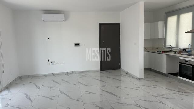apartment-b640331a-2a7a-4af6-a959-bbd02a28ee55_Wtr.jpeg
