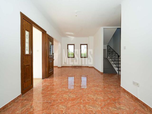 4 bedroom Detached house in Ergates Nicosia – photo 5
