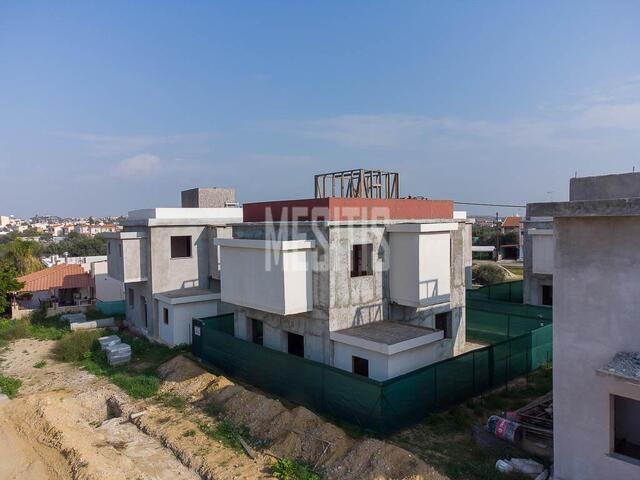 detachedHouse-e23806a0-a966-46a6-afe4-c12d791e35aa_Wtr.jpeg