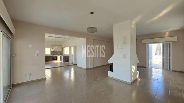 2 Bedroom Upper House in the Process of Renovation for Rent in Platy Aglantzias – photo 7