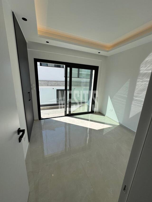 apartment-bfd834d9-fda1-49c7-a0cb-232ae6518b50_Wtr.jpeg