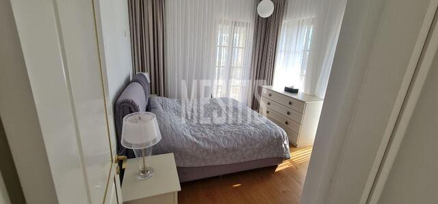 apartment-3e9d4b10-6c8a-4a38-9281-10d17f8b7d26_Wtr.jpeg
