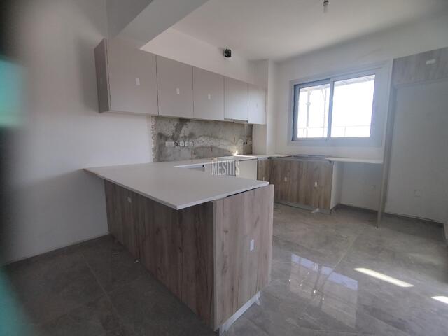 apartment-e9003bd1-108d-46f5-add7-084ca510a04b_Wtr.jpeg