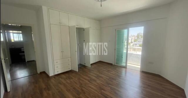 apartment-e5a27eac-7409-46d7-b9ee-7d5510e24afd_Wtr.jpg