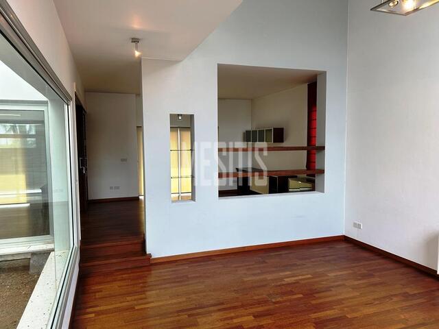 detachedHouse-31741030-3bea-4599-8ad8-b4e8fc02c7c1_Wtr.jpeg