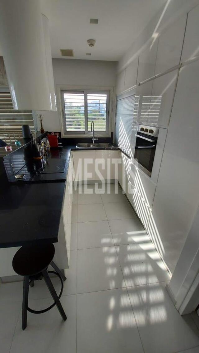 apartment-eb8a6e15-b127-470d-8043-f96dd6a2fdbc_Wtr.jpg