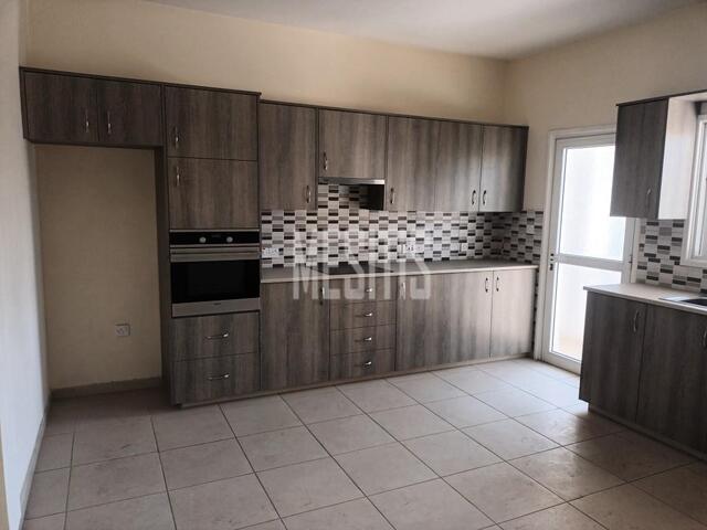 apartment-f8693e6f-2808-4d11-a9e3-f321e270df8e_Wtr.jpeg