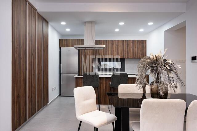 apartment-923e74fc-050c-4a26-a993-227182f0d4e0_Wtr.jpg