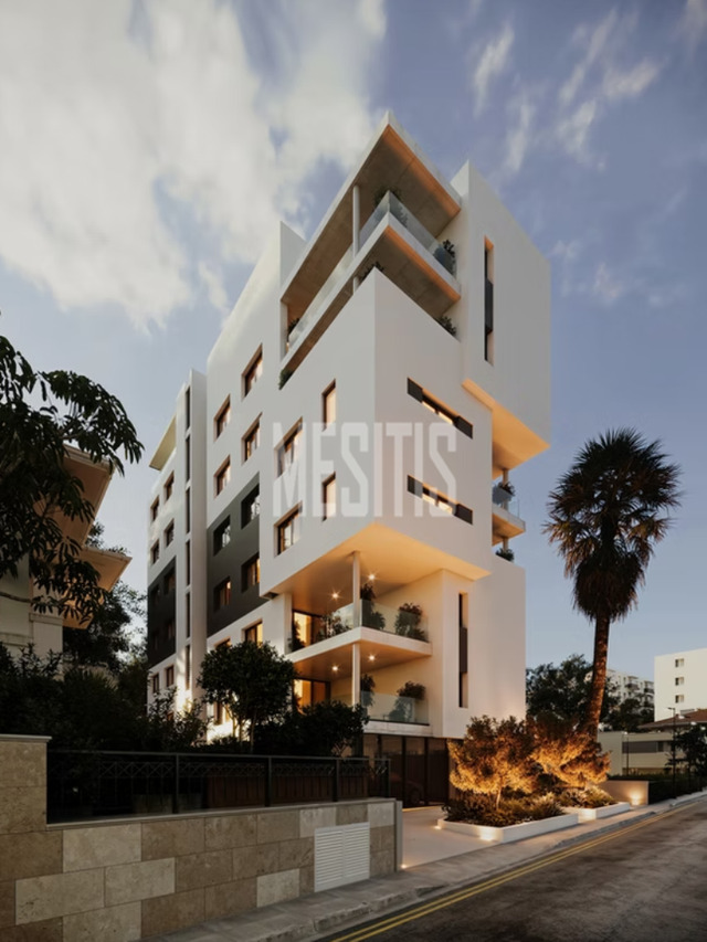 apartment-cfb9af5d-00d8-40ca-84e7-e7f4710d97cb_Wtr.png