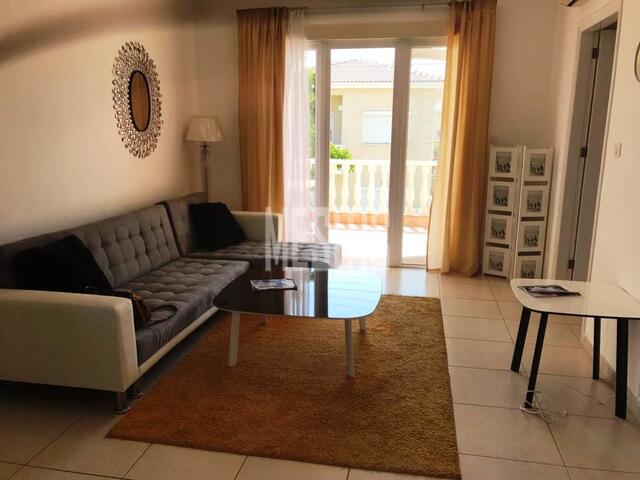apartment-253dd35a-3b1c-4c7a-a34a-538d99207f01_Wtr.jpg