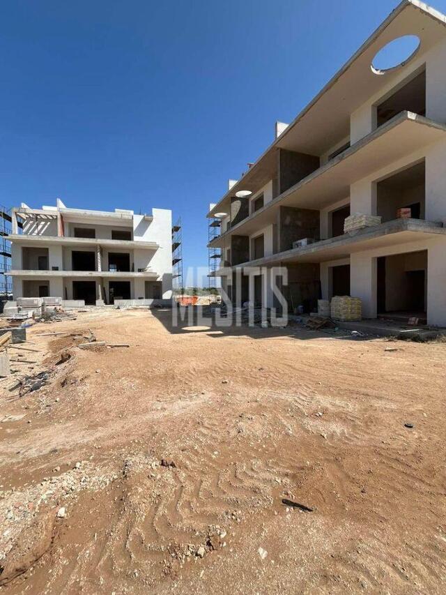 apartment-106230e3-a2a0-4cb4-b957-ef3259d40fb5_Wtr.jpg