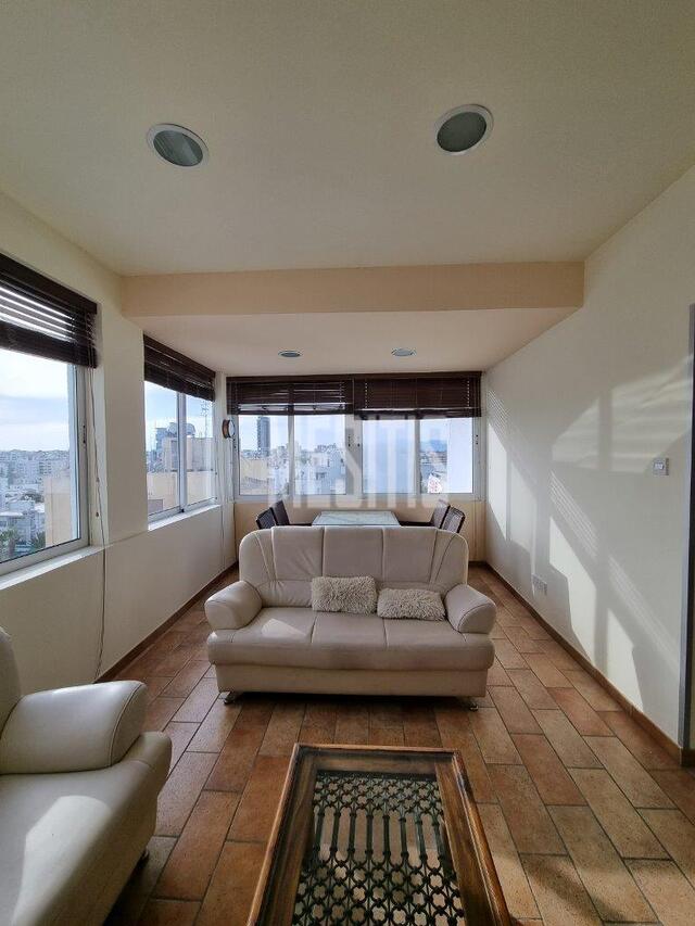 apartment-d0b0517d-dc72-4f40-acf4-35cdea30e006_Wtr.jpeg
