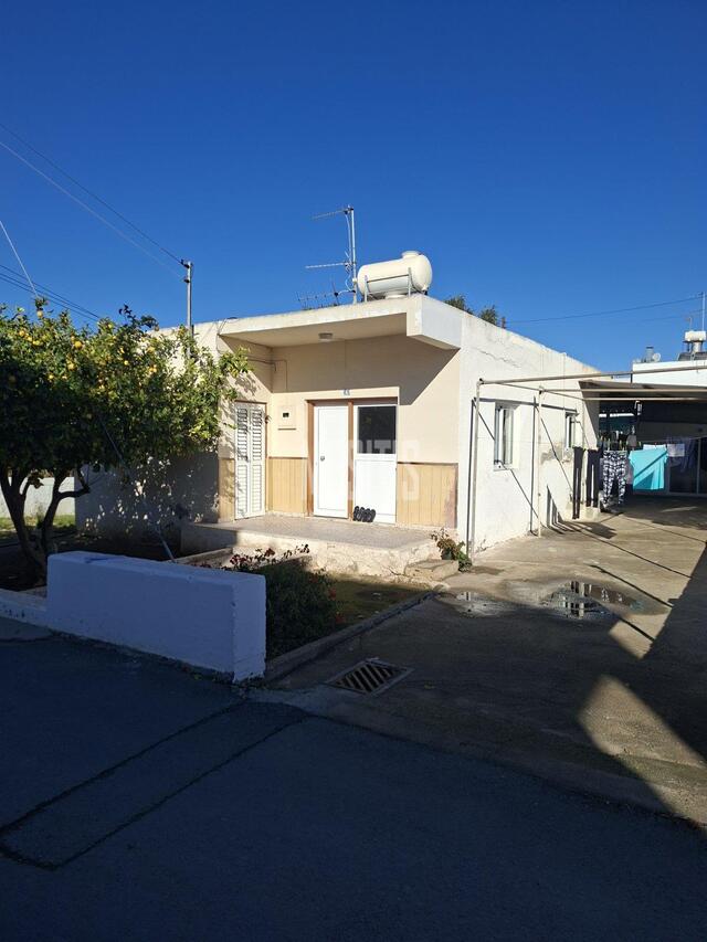 detachedHouse-cce98fa0-1999-41bb-8f75-d4ae564f90a4_Wtr.jpg