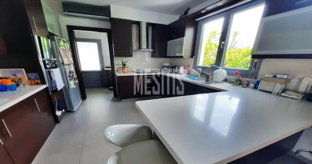 detachedHouse-12b60bf2-c482-4d14-a19b-70e2f88c9471_Wtr.jpeg