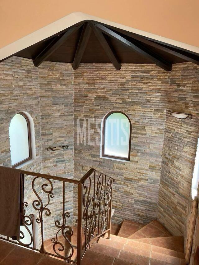 detachedHouse-1572601a-b16e-4c81-9f7a-f521ef982eff_Wtr.jpg