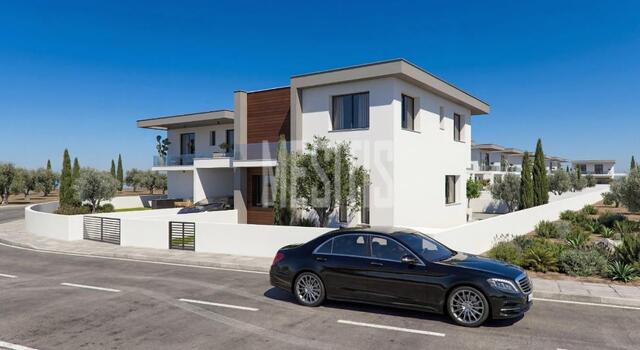 detachedHouse-6518a404-385f-4411-9311-71ec956f3c3c_Wtr.jpg