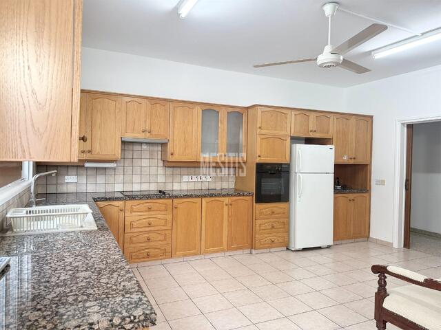 detachedHouse-db24f143-0d30-4e05-ae94-84a23378cedd_Wtr.jpg