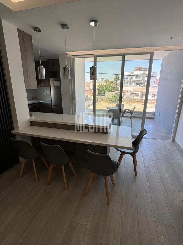 apartment-ff730cd3-c789-4873-b332-07f3dfa0783b_Wtr.jpg
