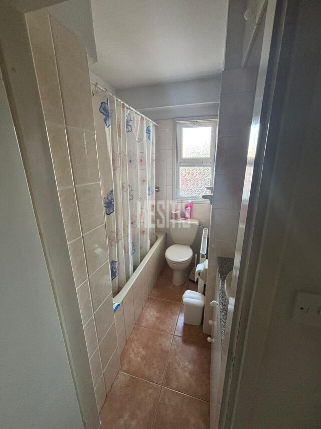 apartment-298b4959-b9bd-429b-b644-66f6eac7dddc_Wtr.jpg