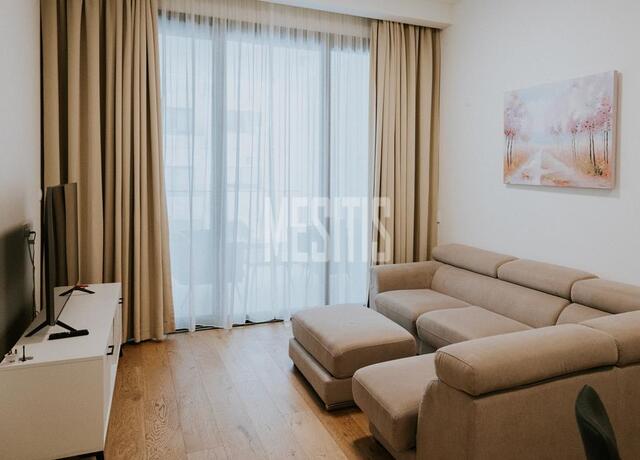 apartment-e6f1304a-6826-43ff-9e24-f417ed78ba96_Wtr.jpeg