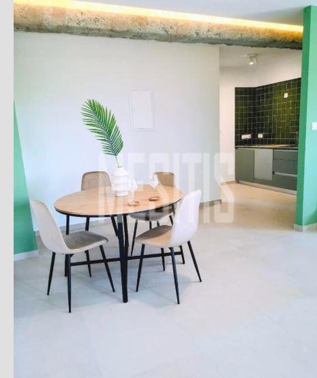 apartment-704d97a8-526c-4a13-855c-353fcd27e5ed_Wtr.jpg