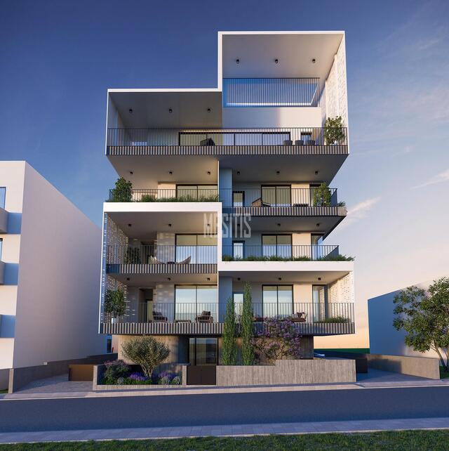 apartment-c795a1c8-4eba-4920-a153-804059ada43f_Wtr.jpeg