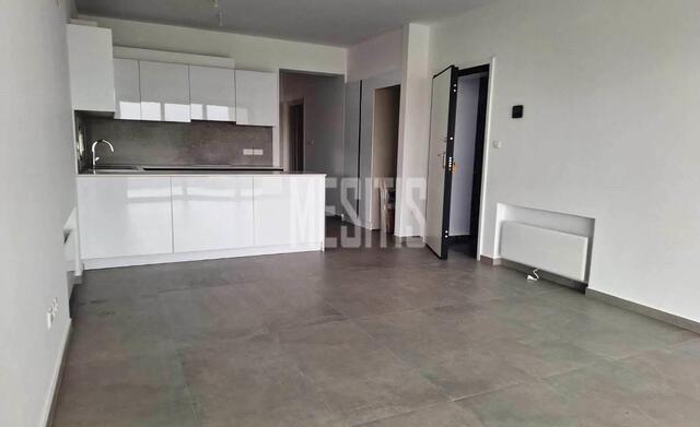 apartment-376c3f09-694f-45e0-baaf-50d748e1acf5_Wtr.jpg