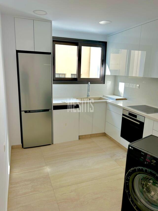 apartment-f0e0bb9c-ef0c-43ba-8c7b-55a0c3ca9b32_Wtr.jpeg