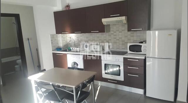 apartment-b5baeb17-fde5-42a3-a4f1-76495663cb01_Wtr.jpg