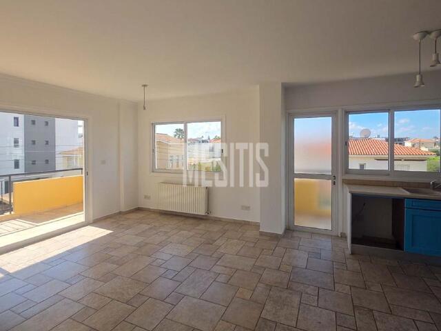 apartment-2d629858-a862-4ab3-8862-489b6613a8dd_Wtr.jpg