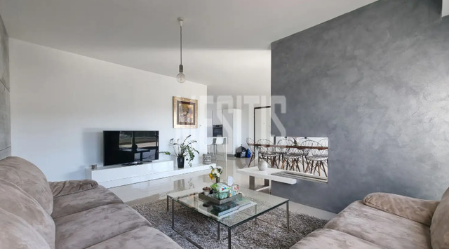 apartment-4cc0bd03-58fd-4636-86fd-4d81c60813db_Wtr.png
