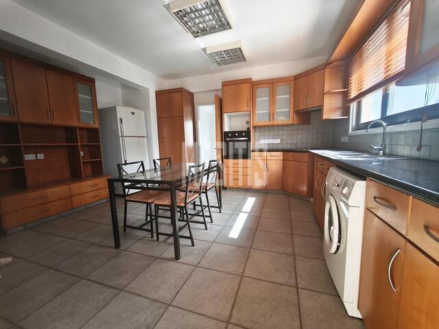 apartment-0c4e07d1-6711-4f0f-9818-294a122dc353_Wtr.jpg