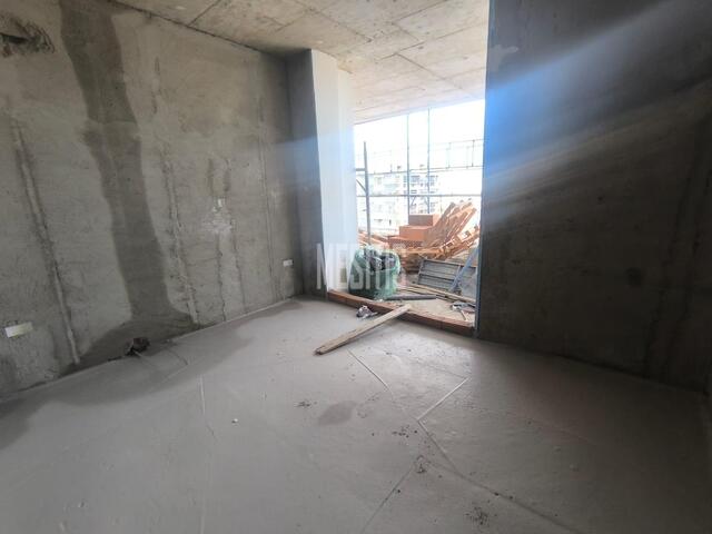 apartment-33e94a78-3a42-454d-84a6-1665a0ea57e1_Wtr.jpg