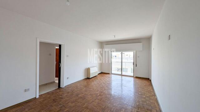 apartment-995ab5d6-9d03-4caa-9a59-5aa131512f8d_Wtr.jpg