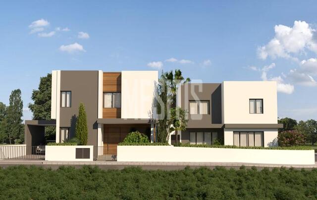detachedHouse-9a260836-8c38-46a1-9e6e-ad667f910d7a_Wtr.jpg